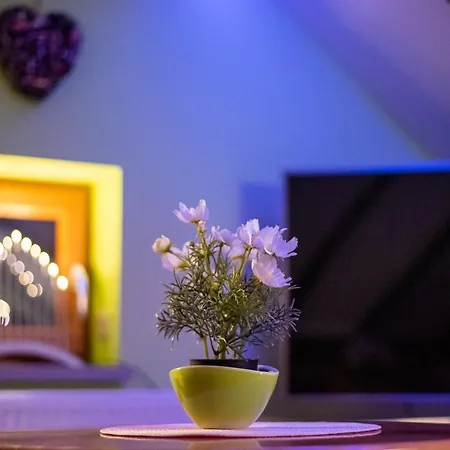 Gemutliche Dach-whg; Smart Tv; Grandioser Ausblick Apartmán